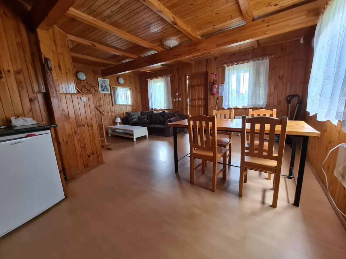 Dworek Tucholski Nocleg ze śniadaniem 3*
